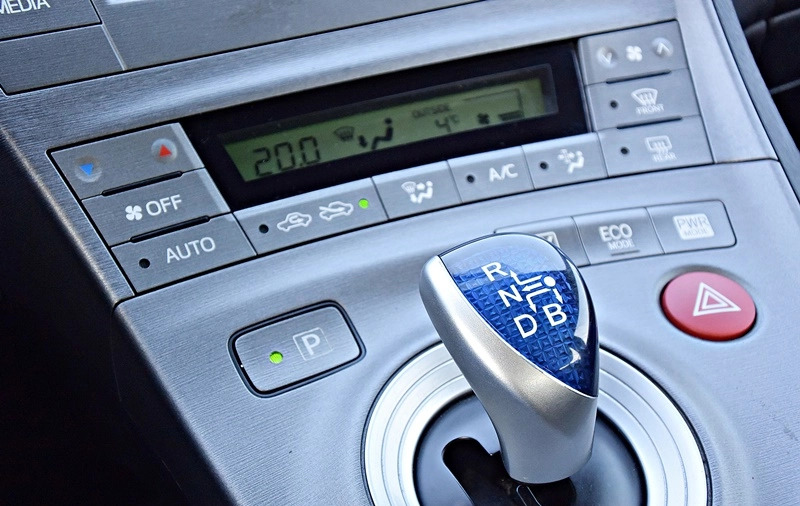 Toyota Prius cena 49000 przebieg: 125999, rok produkcji 2014 z Łódź małe 781